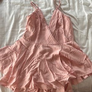 Brand new, tags still on! It just doesn’t fit me, but it’s super cute!!